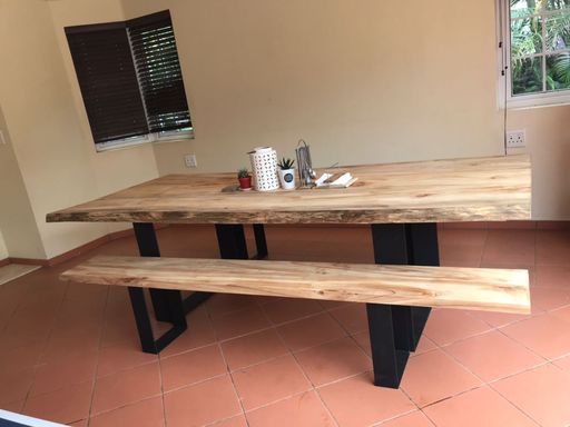 table-and-bench-25m